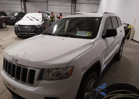 2013 Jeep Grand Cherokee Laredo z USA, uszkodzony, nr VIN 1C4RJEAG2DC588176